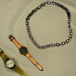 Two men watches (They don’t not work ). Also a men chain.